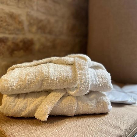 Dimora Grimaldi Bed & Breakfast ออสตูนี ภายนอก รูปภาพ