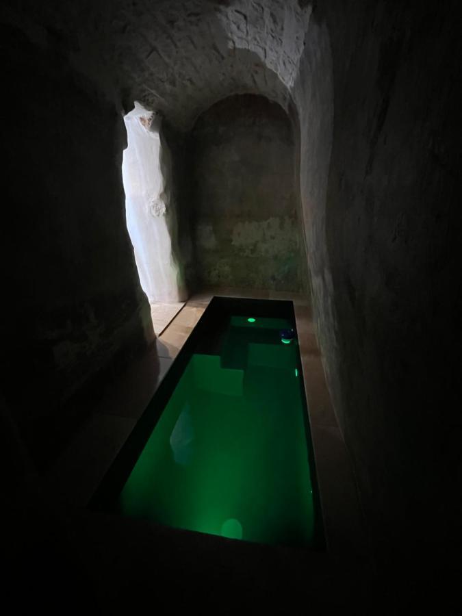 Dimora Grimaldi Bed & Breakfast ออสตูนี ภายนอก รูปภาพ