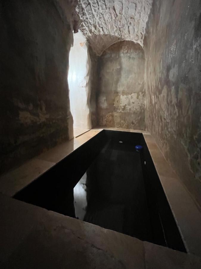 Dimora Grimaldi Bed & Breakfast ออสตูนี ภายนอก รูปภาพ